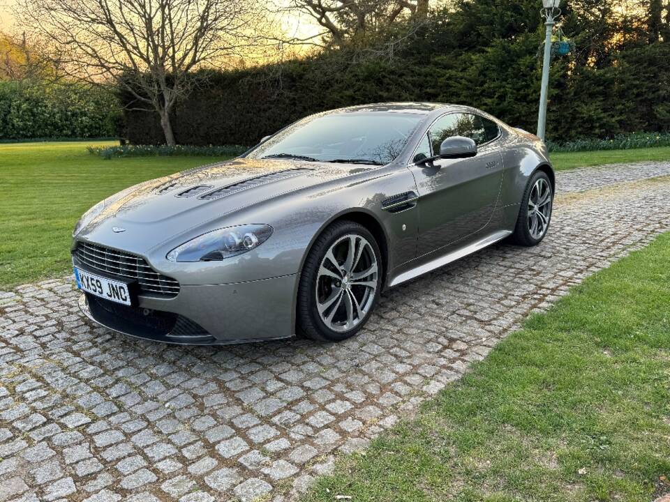 Afbeelding 48/49 van Aston Martin V12 Vantage (2009)