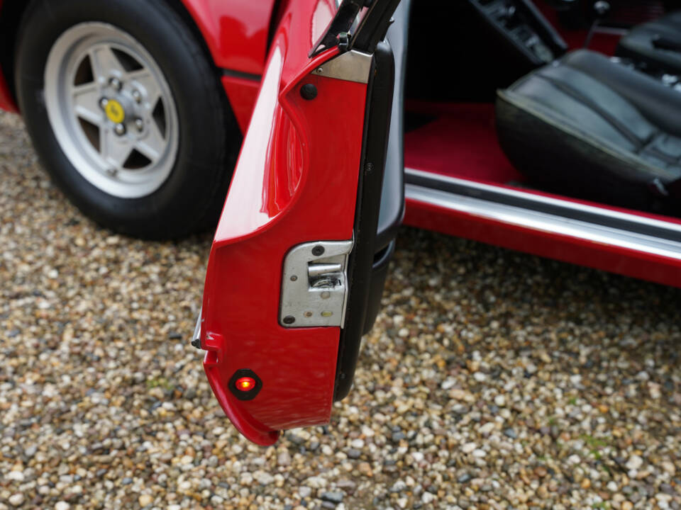 Afbeelding 30/50 van Ferrari 308 GTB (1977)