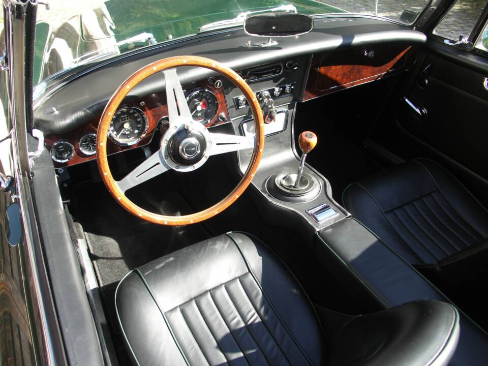 Image 8/40 of Austin-Healey 3000 Mk III (BJ8) (1965)