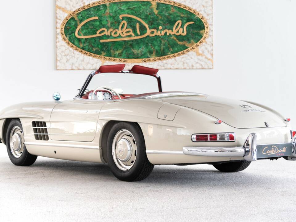 Image 7/50 of Mercedes-Benz 300 SL Roadster (1961)