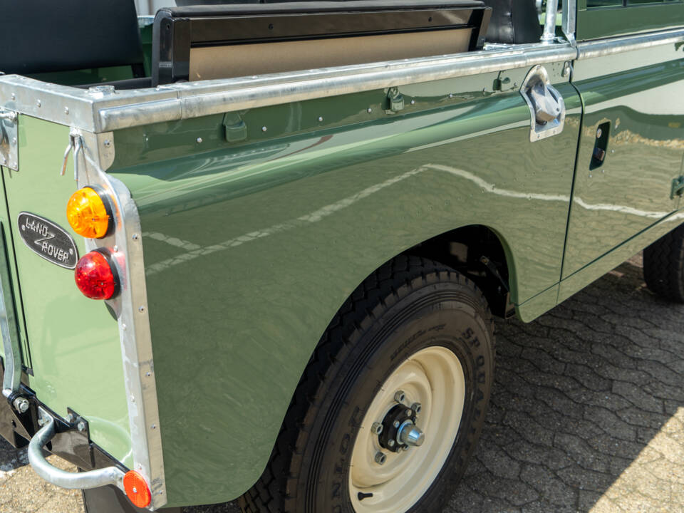 Image 14/30 of Land Rover 88 (1971)