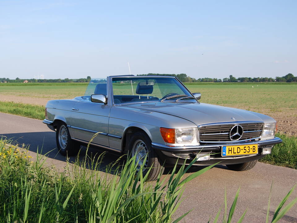 Image 22/87 of Mercedes-Benz 280 SL (1982)