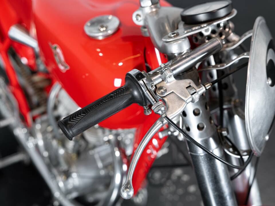 Immagine 23/30 di Ducati DUMMY (1957)
