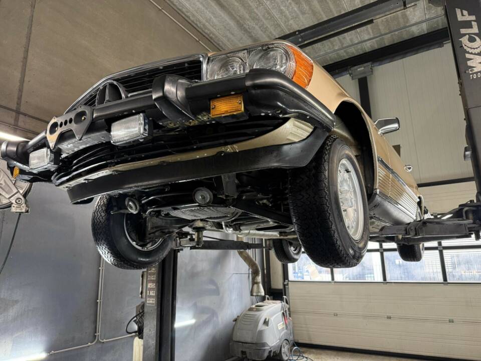 Obraz 47/50 pojazdu Mercedes-Benz 380 SL (1983)