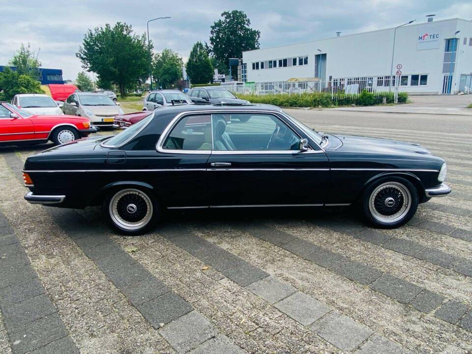 Image 9/50 de Mercedes-Benz 230 C (1980)