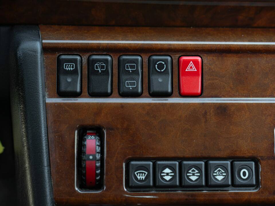 Immagine 30/44 di Mercedes-Benz 200 TE (1992)