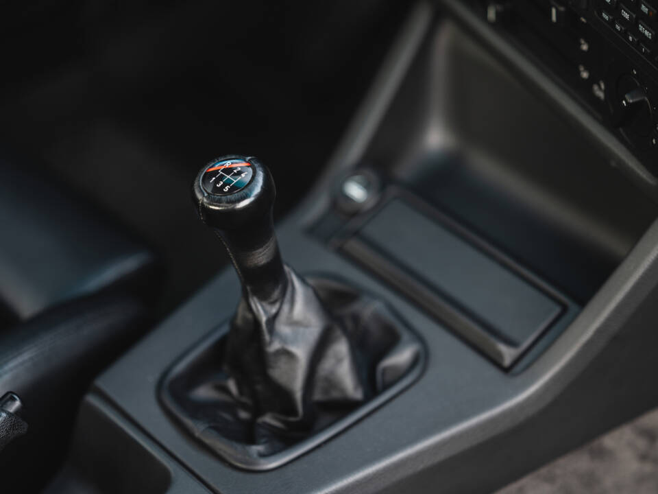 Image 13/50 of BMW M3 (1987)