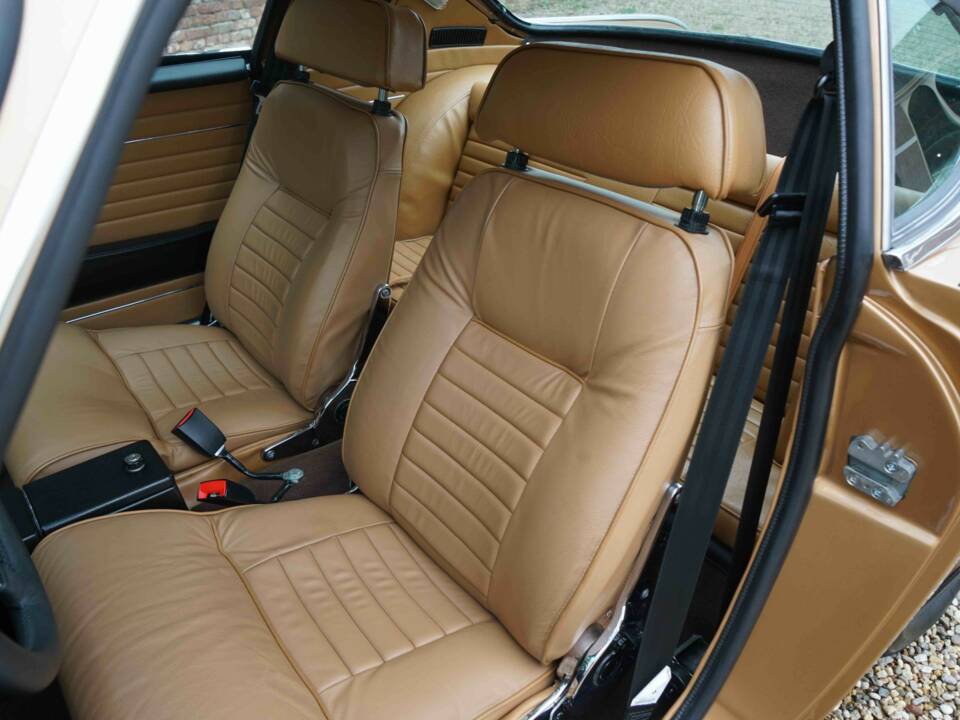Image 14/50 of Volvo 1800 E (1971)