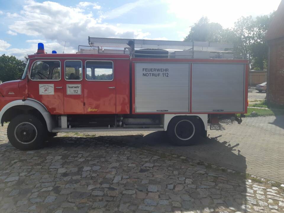 Image 2/4 of Mercedes-Benz LA 1113 (1977)