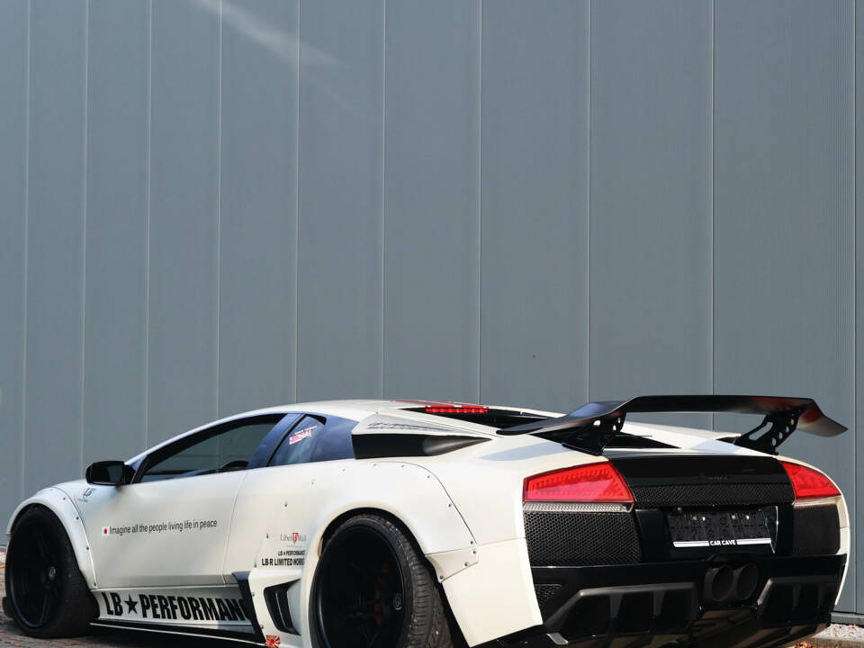 Afbeelding 55/82 van Lamborghini Murciélago (2002)