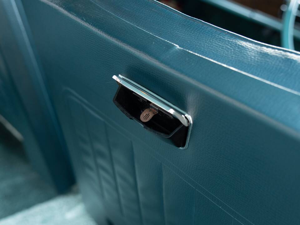 Bild 35/50 von Vauxhall Cresta (1961)