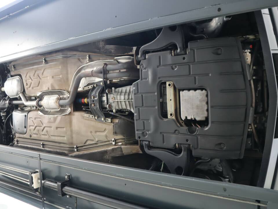 Immagine 35/50 di Mercedes-Benz 190 E 2.3-16 (1986)