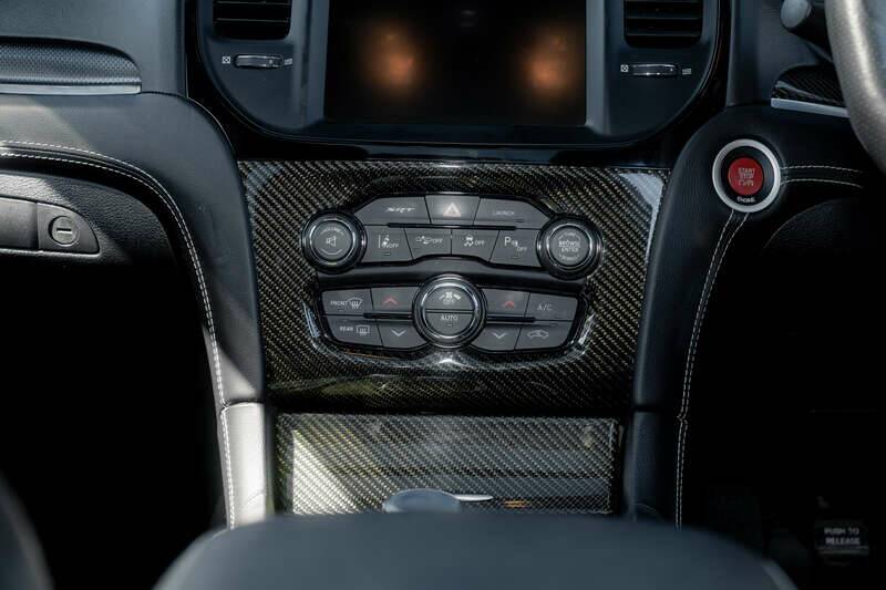 Image 42/50 de Chrysler 300 SRT8 (2017)