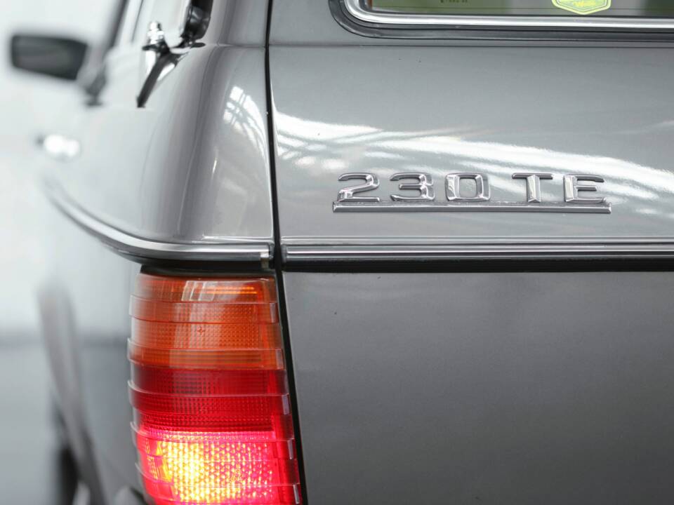 Image 48/49 of Mercedes-Benz 230 TE (1981)