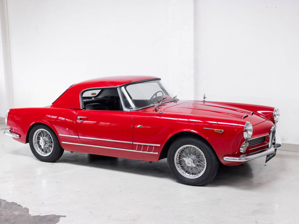 Image 3/39 of Alfa Romeo 2000 Spider (1960)