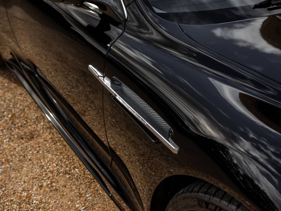 Image 38/77 of Aston Martin DBS (2009)
