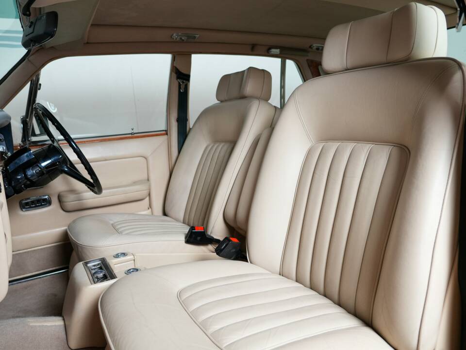 Image 3/48 of Rolls-Royce Silver Spirit (1983)