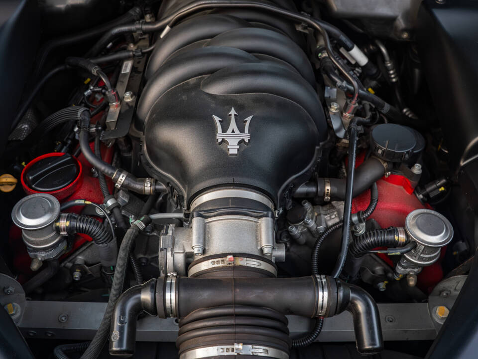 Afbeelding 12/12 van Maserati GranTurismo S (2011)