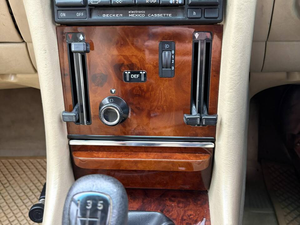 Imagen 24/30 de Mercedes-Benz 280 SL (1985)