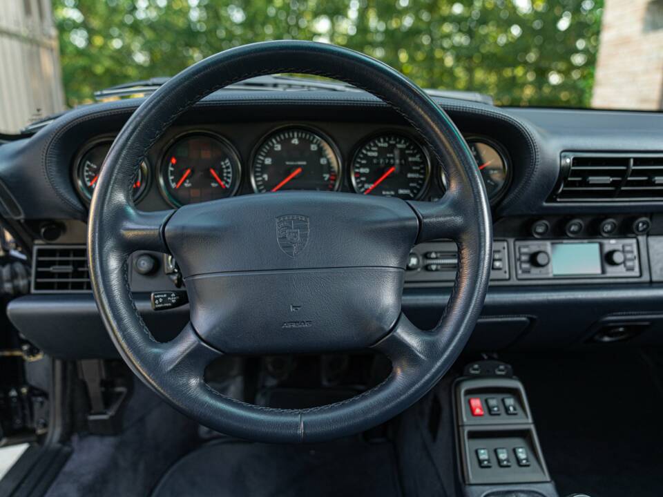 Immagine 48/50 di Porsche 911 Carrera 4S (1996)