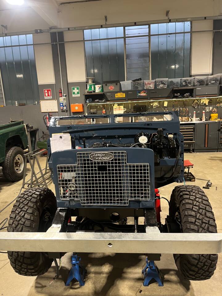 Image 18/46 of Land Rover 109 (1969)