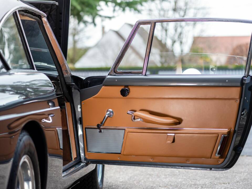 Bild 36/50 von Ferrari 250 GT/E (1963)