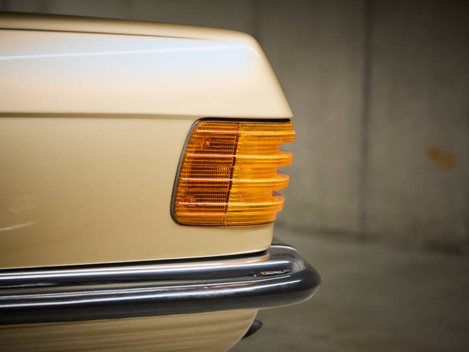 Image 45/99 of Mercedes-Benz 300 SL (1987)