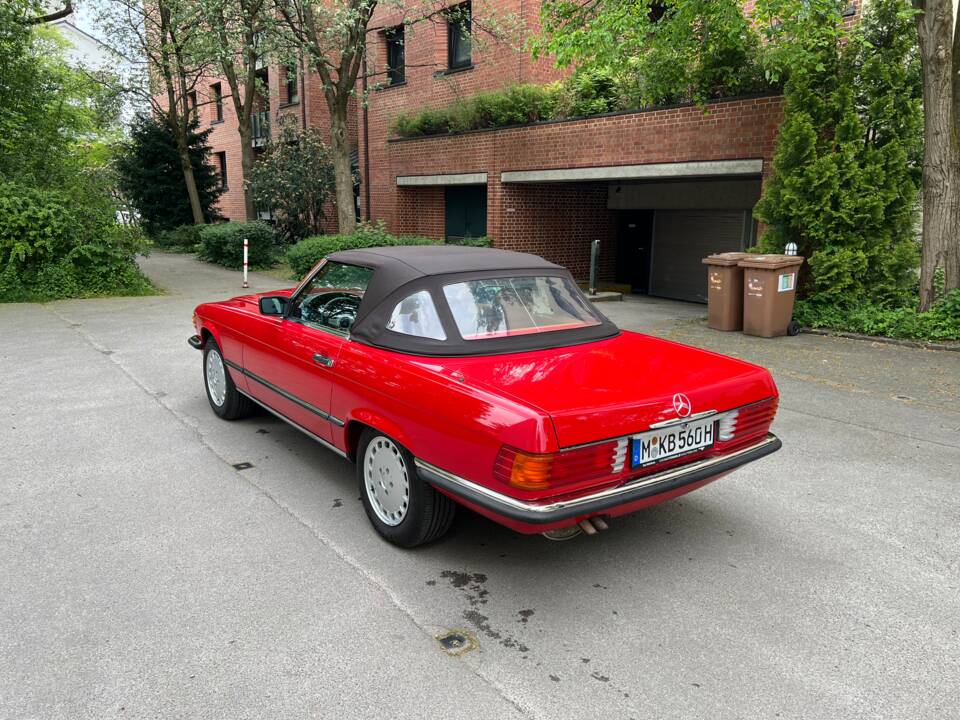Image 15/27 de Mercedes-Benz 560 SL (1988)