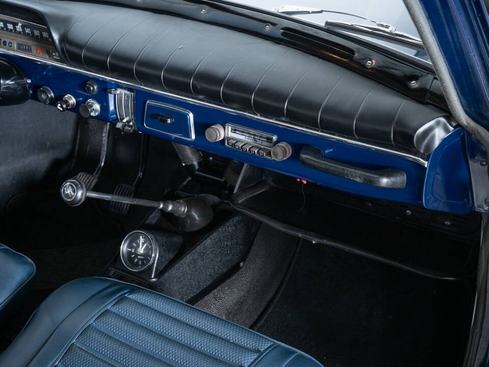 Image 15/30 of Volvo P 121 (1965)