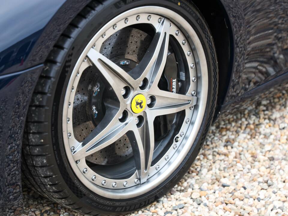 Image 17/50 of Ferrari 599 GTB Fiorano (2009)