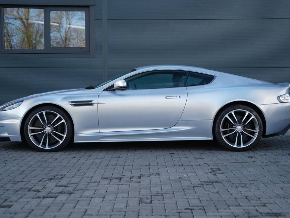 Immagine 6/50 di Aston Martin DBS (2011)