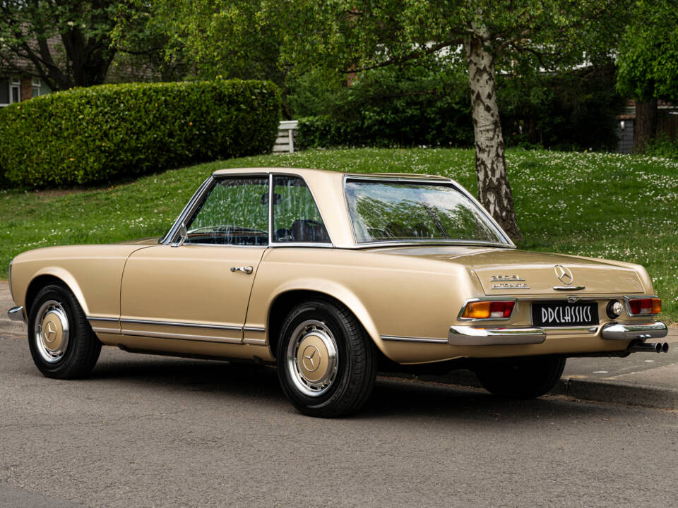 Image 4/21 of Mercedes-Benz 250 SL (1967)