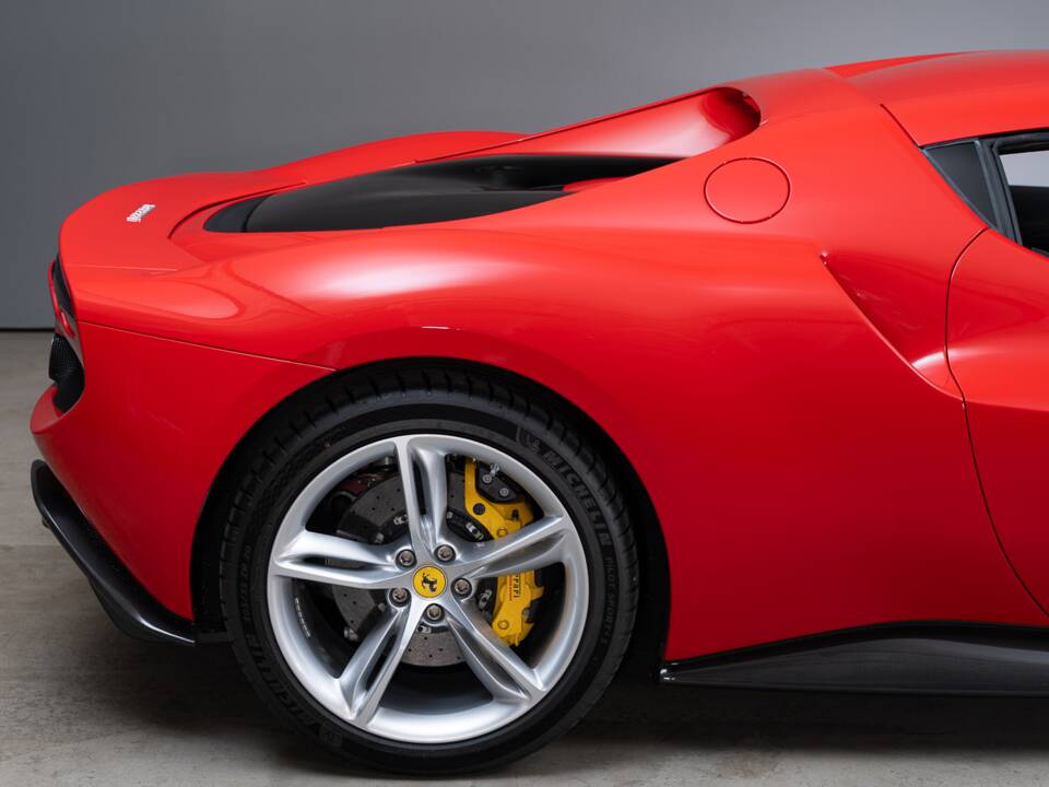Image 8/30 of Ferrari 296 GTB (2022)