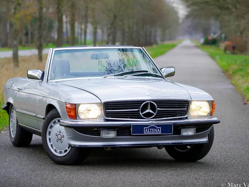Bild 3/59 von Mercedes-Benz 280 SL (1985)