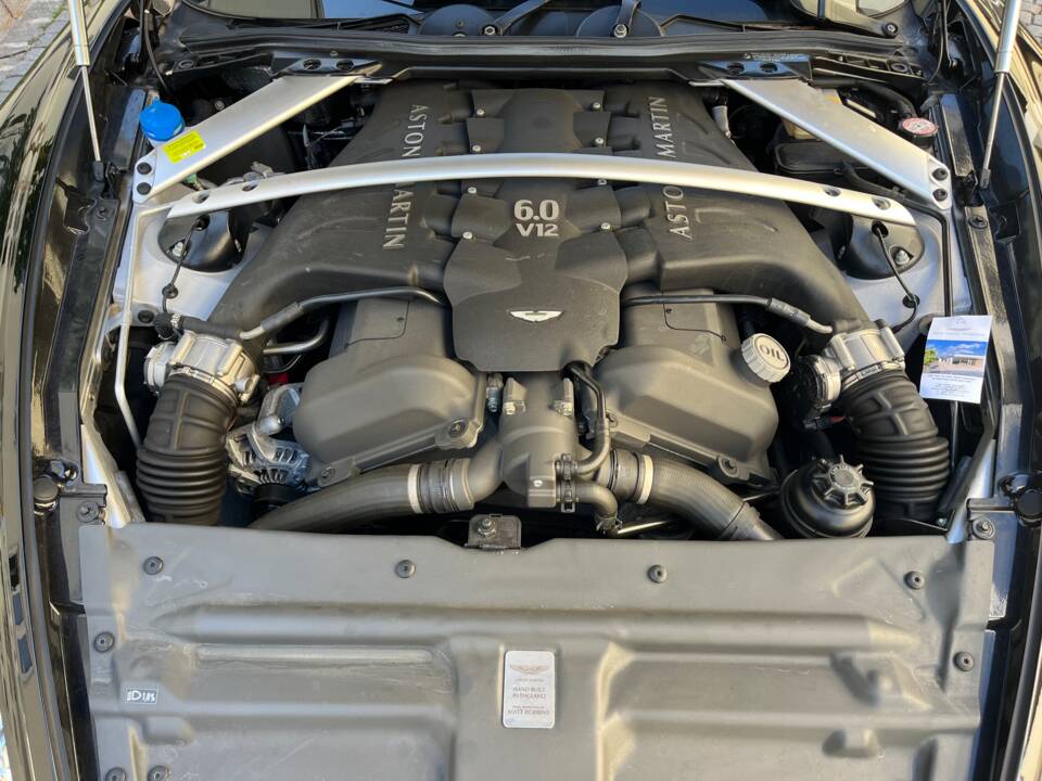 Bild 37/57 von Aston Martin Virage (2011)