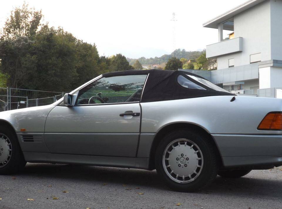 Image 11/50 of Mercedes-Benz SL 280 (1995)