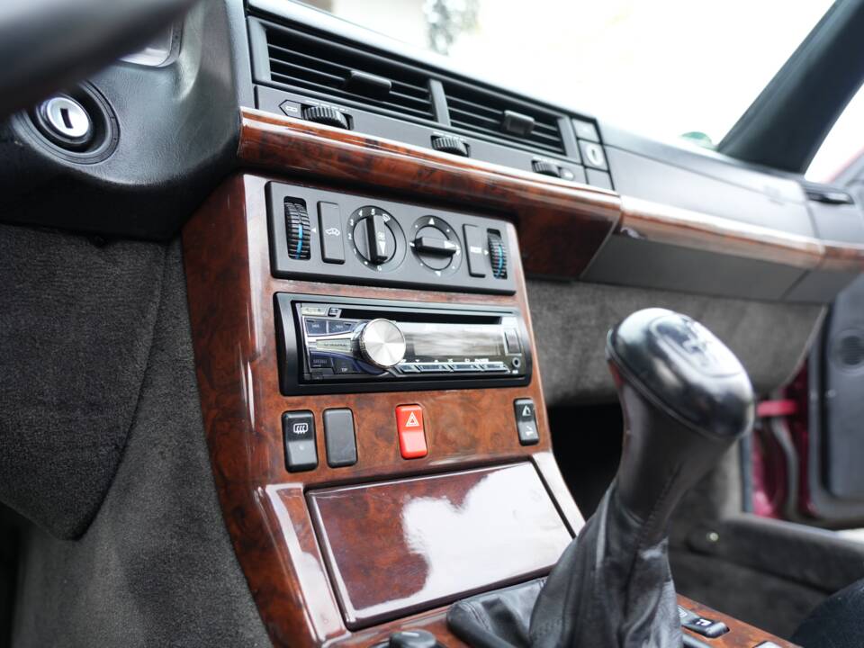Image 52/95 of Mercedes-Benz 300 SL (1993)