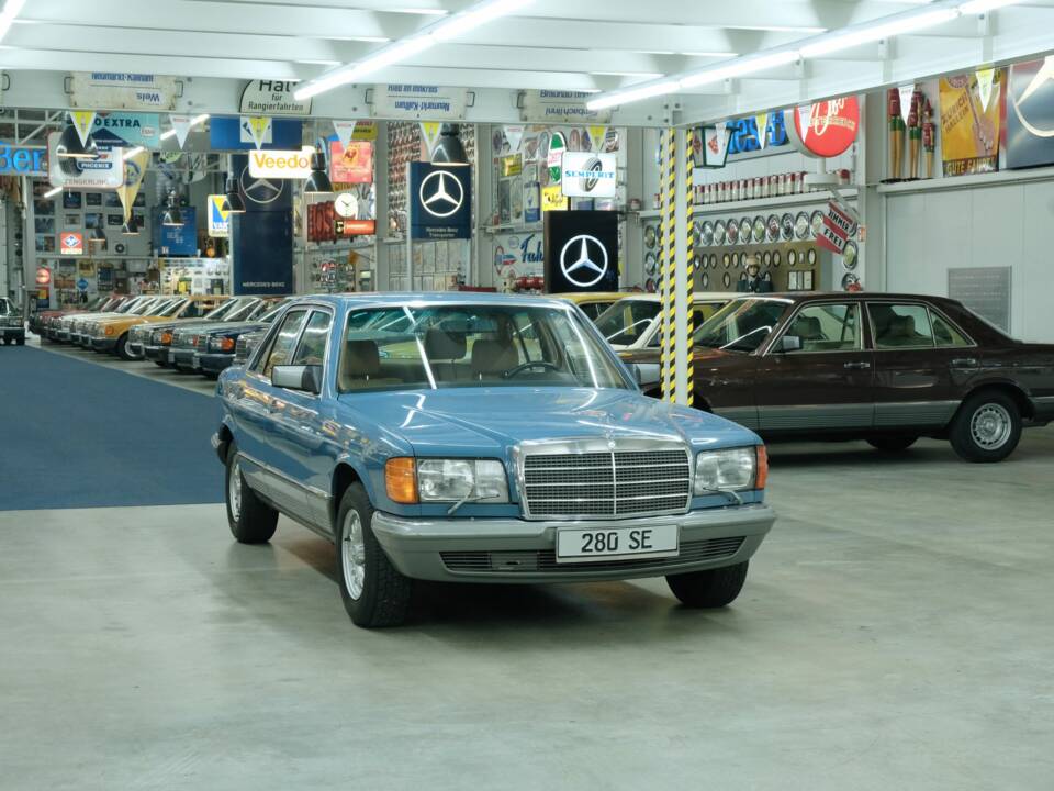 Bild 50/50 von Mercedes-Benz 280 SE (1983)