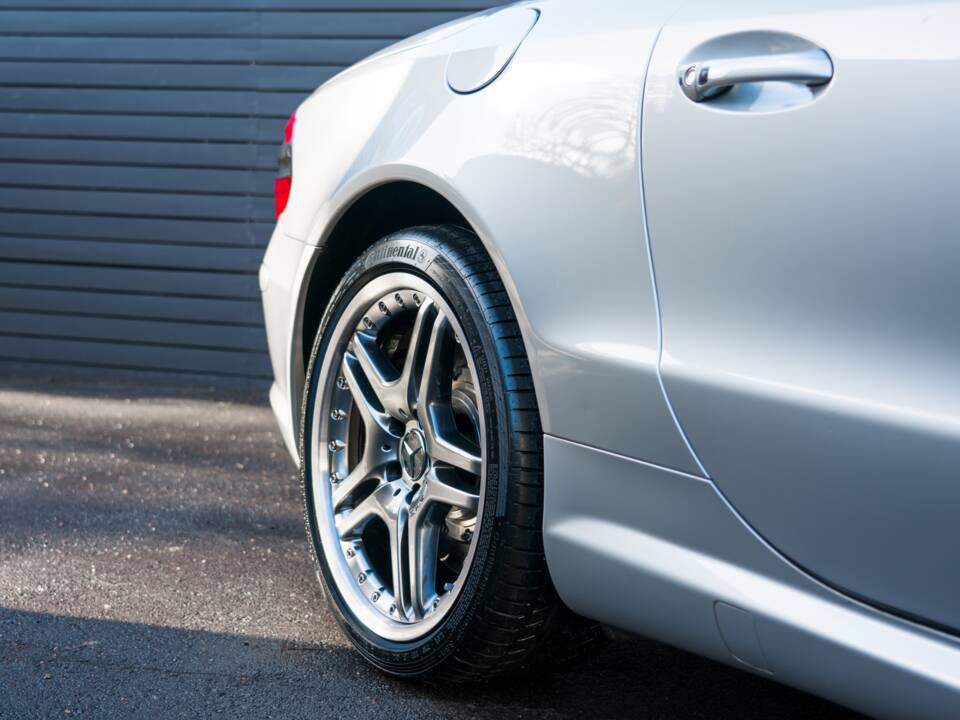 Image 49/51 of Mercedes-Benz SL 65 AMG (2007)