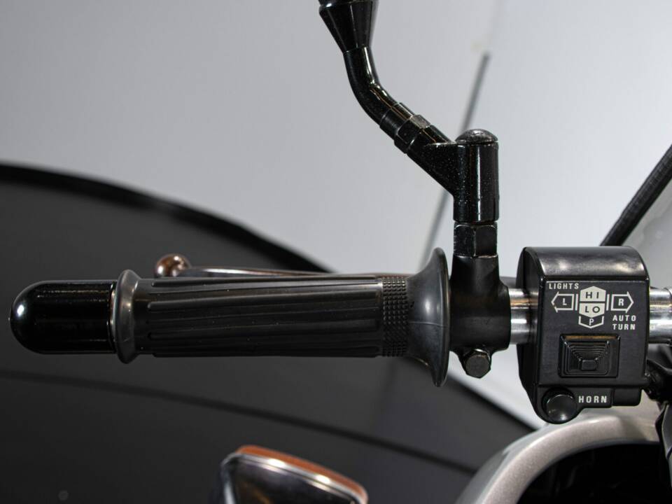 Immagine 43/50 di Suzuki GSX 750S Katana (1982)