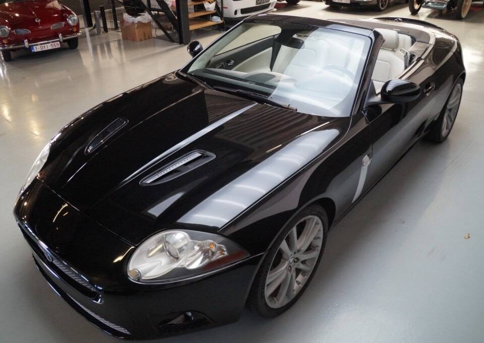 Immagine 2/65 di Jaguar XKR (2009)