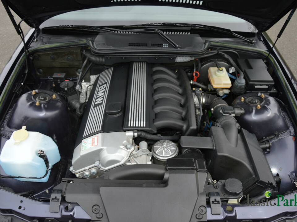 Bild 15/50 von BMW 320i (1994)