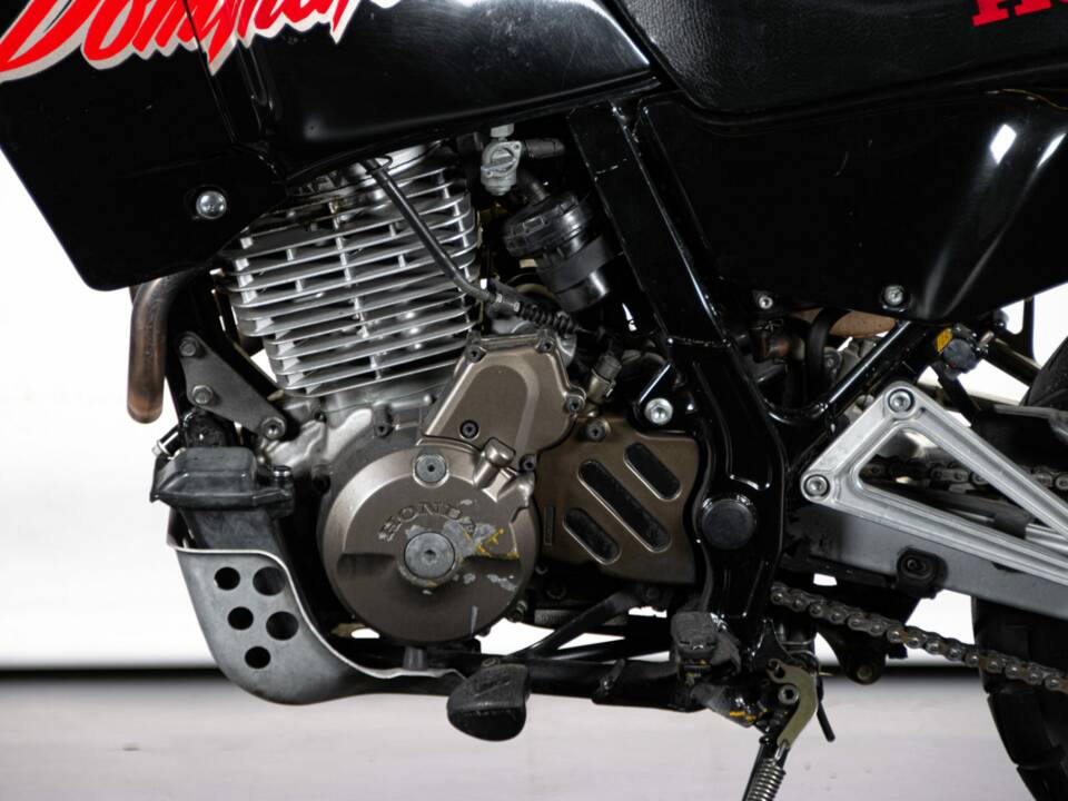 Image 17/38 de Honda NX 650 Dominator (1988)
