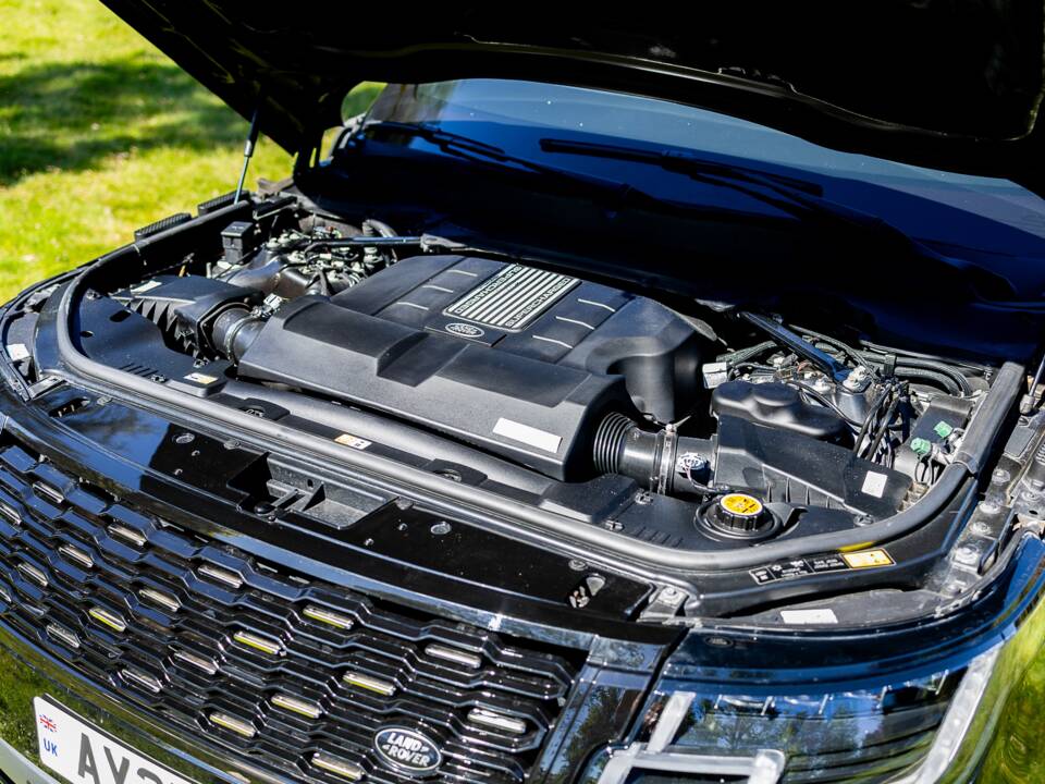 Image 41/49 of Land Rover Range Rover V8 Armoured (2022)