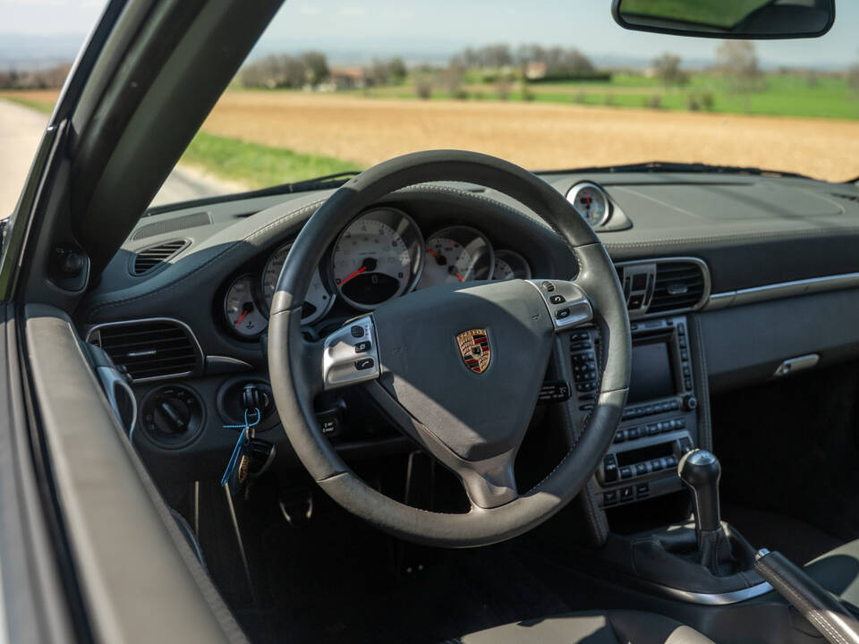 Image 60/82 of Porsche 911 Carrera 4S (WLS) (2006)