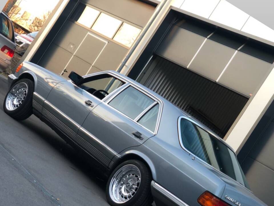 Afbeelding 2/15 van Mercedes-Benz 500 SEL (1983)