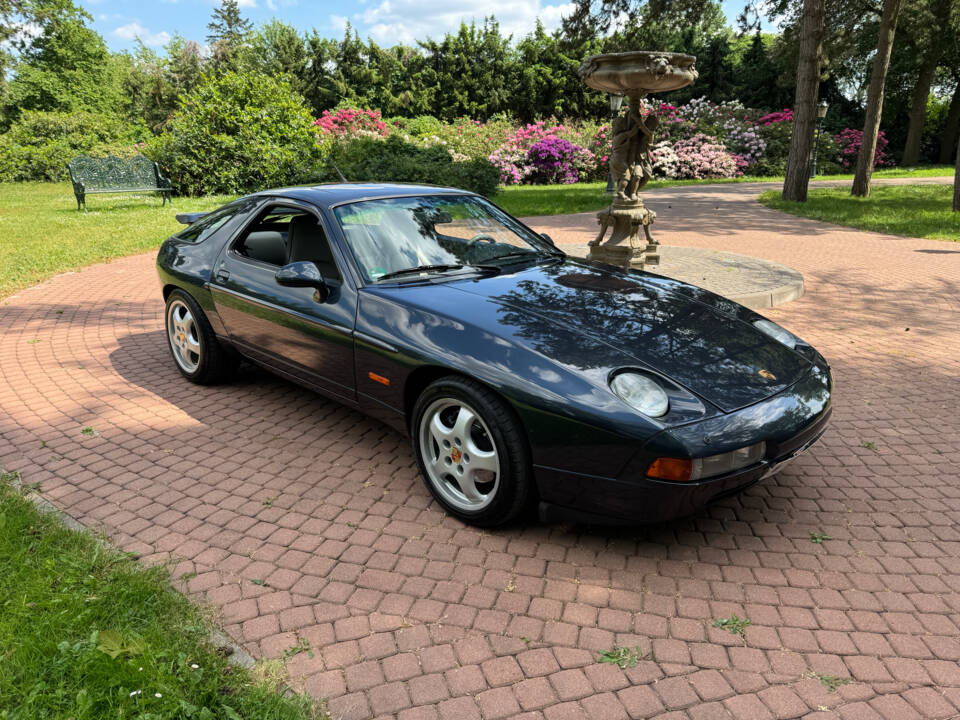 Image 2/77 de Porsche 928 GT (1990)