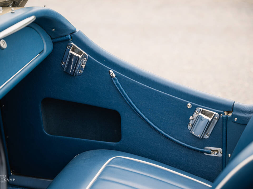 Image 11/14 of Triumph TR 3 (1956)