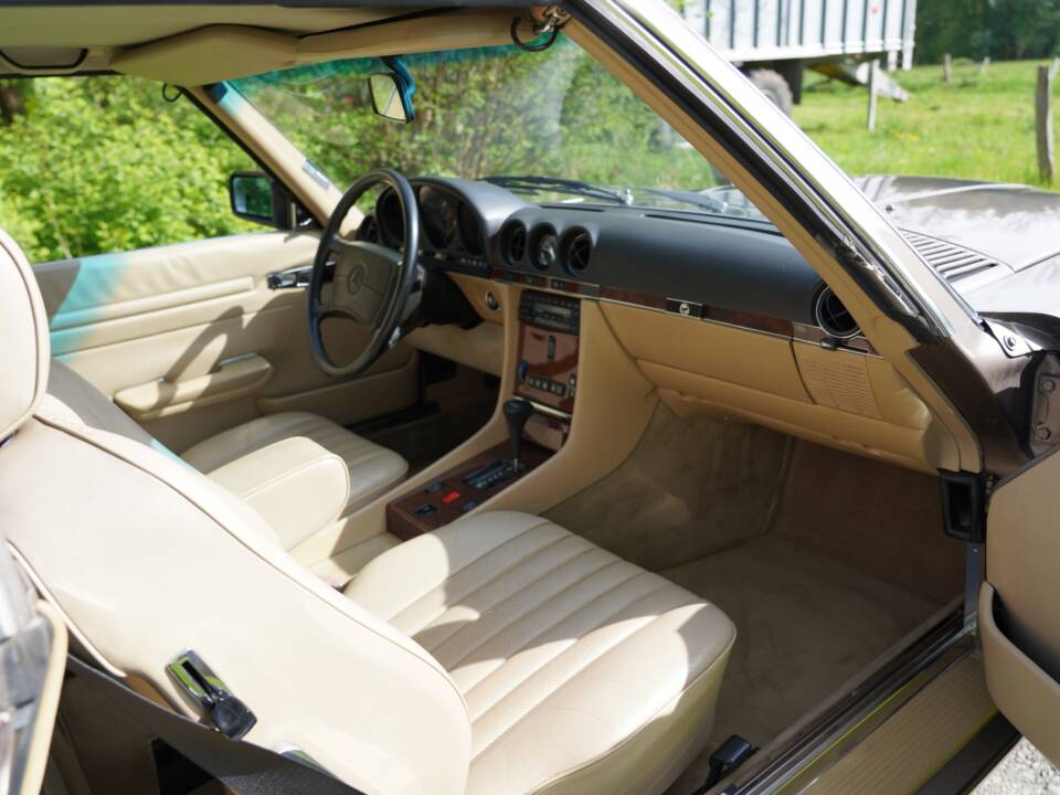 Bild 14/19 von Mercedes-Benz 560 SL (1989)