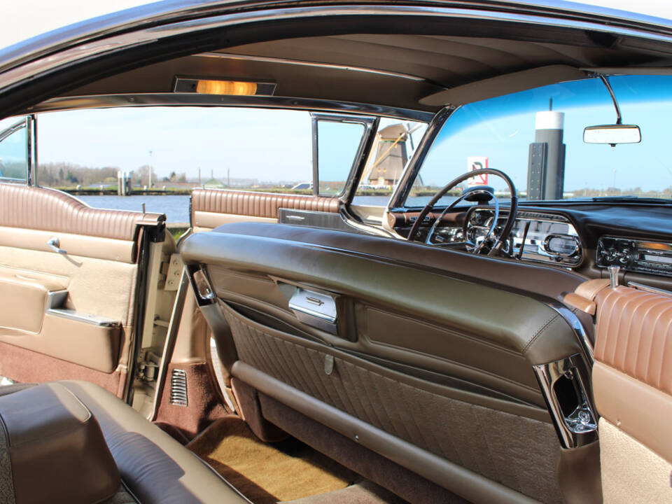 Image 25/29 of Cadillac 60 Special Fleetwood (1958)